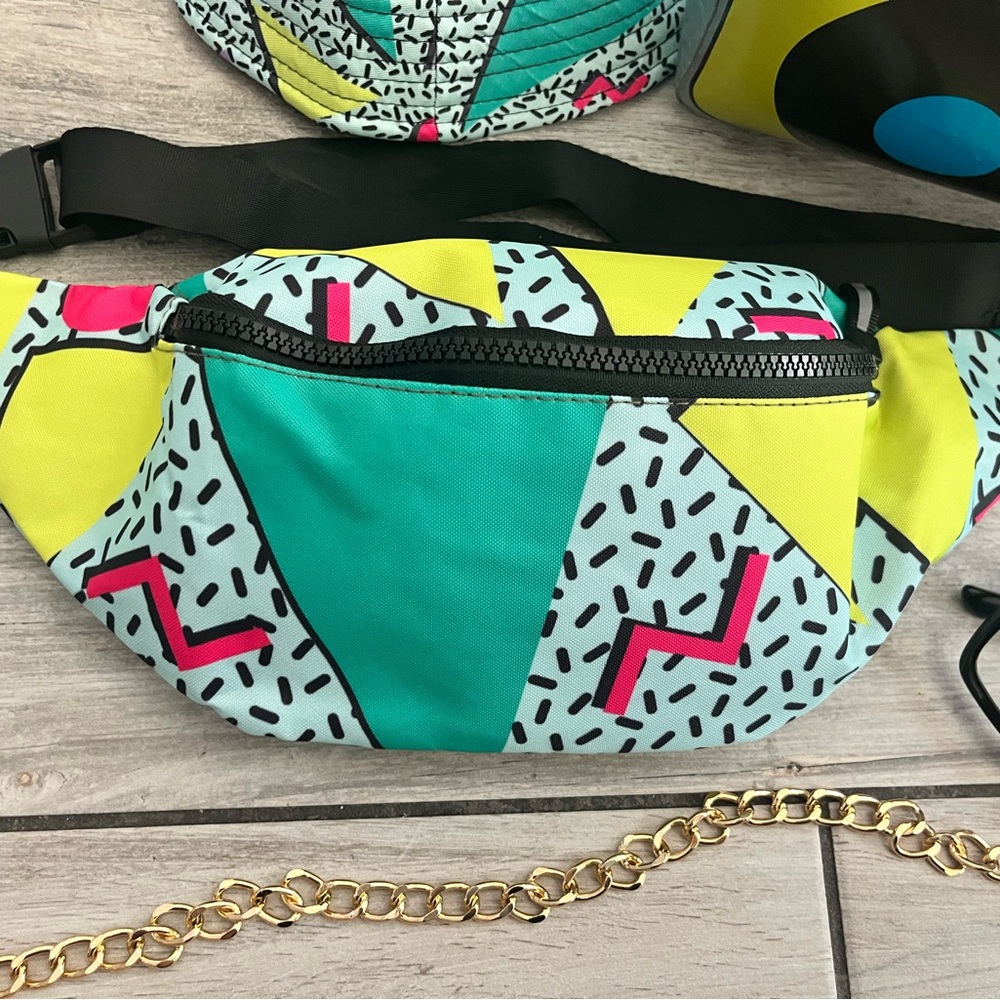 Colorful 90s Accessory Set - Picture 5 of 13